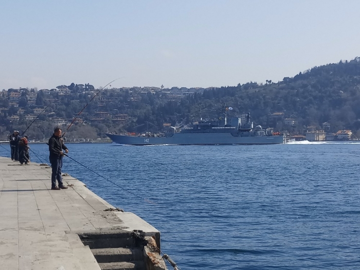 Rus Savaş Gemisi İstanbul Boğazı’ndan Geçti