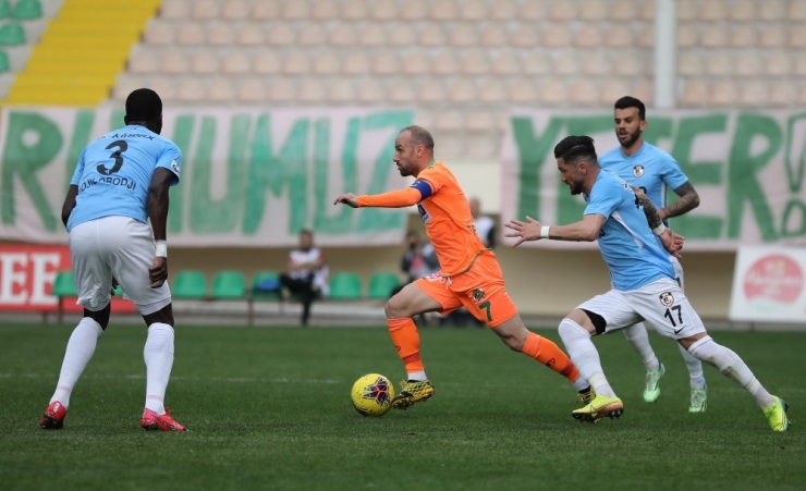 Süper Lig: Alanyaspor: 1 - Gaziantep Fk: 0 (İlk Yarı)