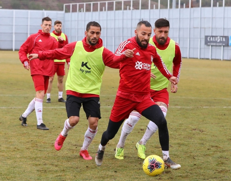 Yasin Öztekin: “Antalya’dan 3 Puanla Dönmek İstiyoruz”