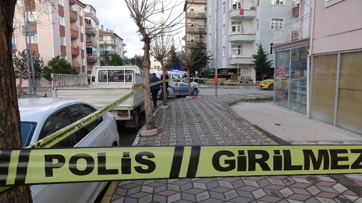 3.kattan Düşen 2,5 Yaşındaki Çocuk Ağır Yaralandı