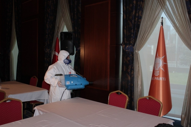 Ak Parti Genel Merkezi, Kovid-19’a Karşı Dezenfekte Edildi