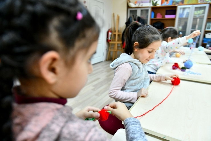 Başkentli Miniklerden Depremzede Çocuklara "Dostluk Bebekleri"