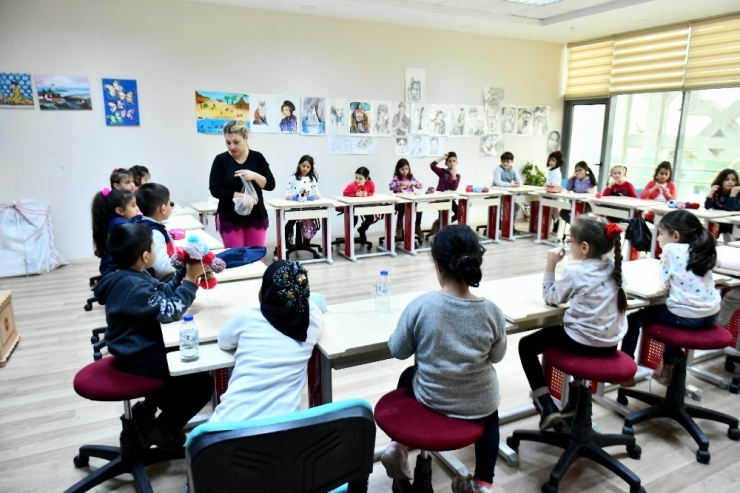 Başkentli Miniklerden Depremzede Çocuklara "Dostluk Bebekleri"