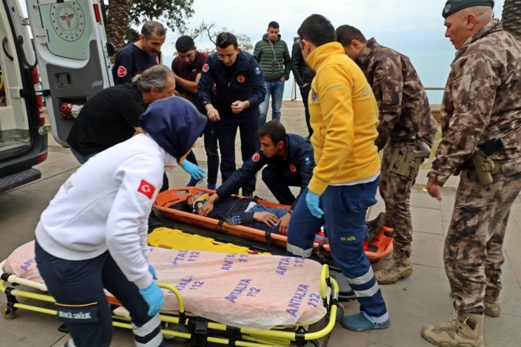Falezlerden Düşüp Bacağını Kıran Gence Özel Harekat Operasyonu