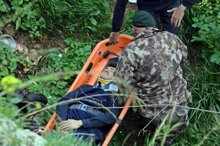 Falezlerden Düşüp Bacağını Kıran Gence Özel Harekat Operasyonu