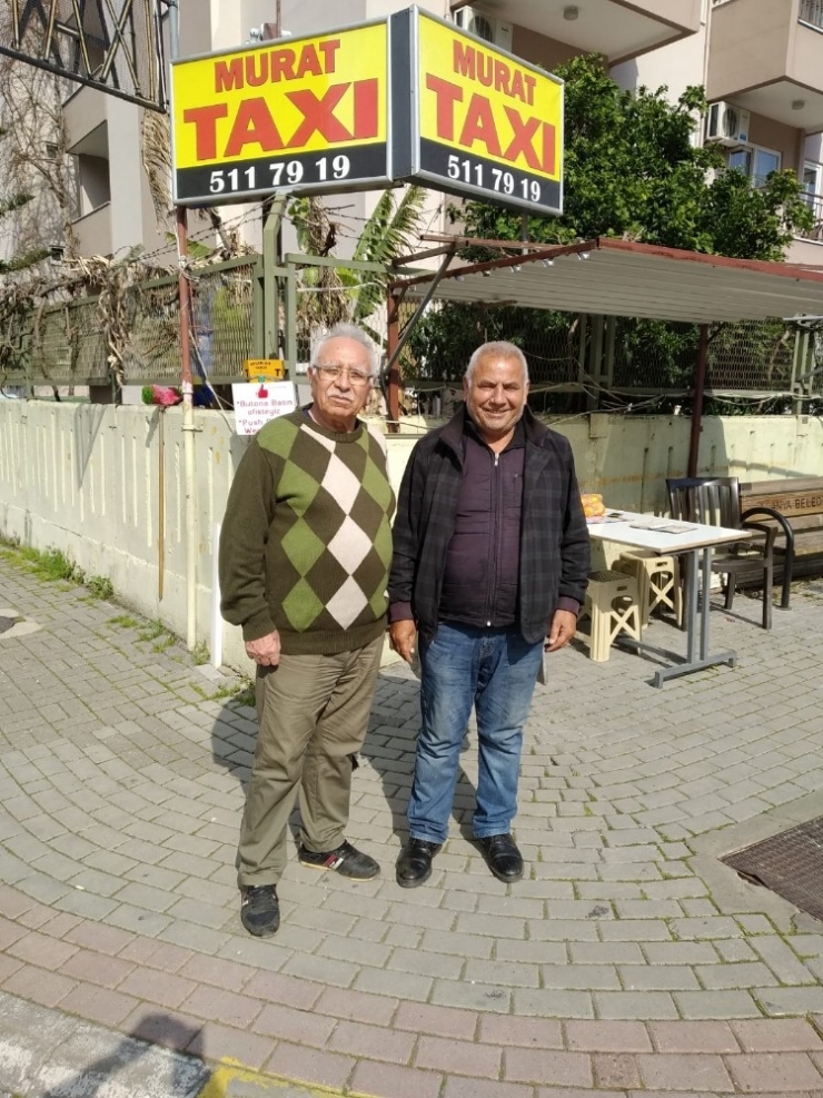 Taksi Şoförü Bulduğu Cüzdanı Sahibine Ulaştırdı