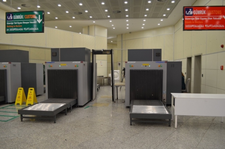 Sarp Sınır Kapısı Korona Virüs Nedeniyle Kapatıldı