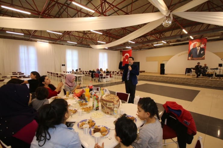 500 Kişi Davet Edildi, Virüs Sebebiyle 15 Kişi Katıldı