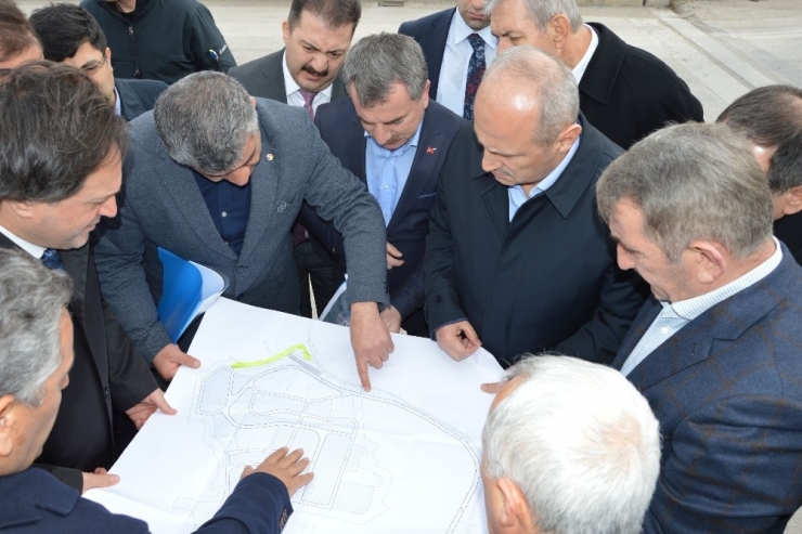 Bakan Turhan Havza’da İncelemelerde Bulundu