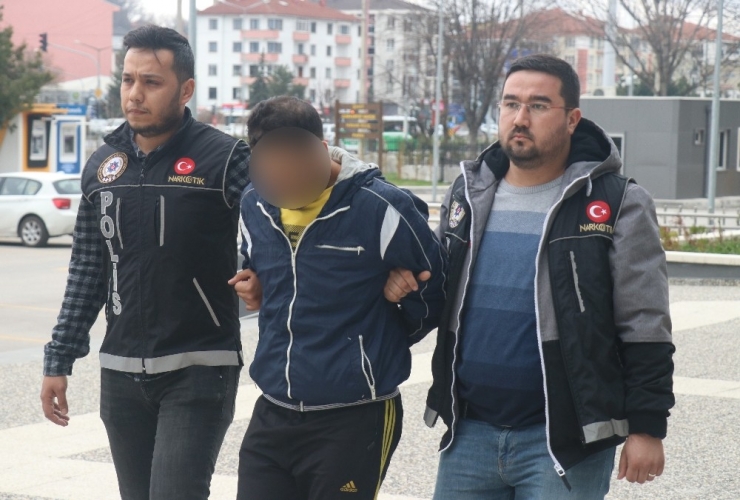 Bolu’da Uyuşturucuyla Yakalanan Şahıs Adliyeye Sevk Edildi