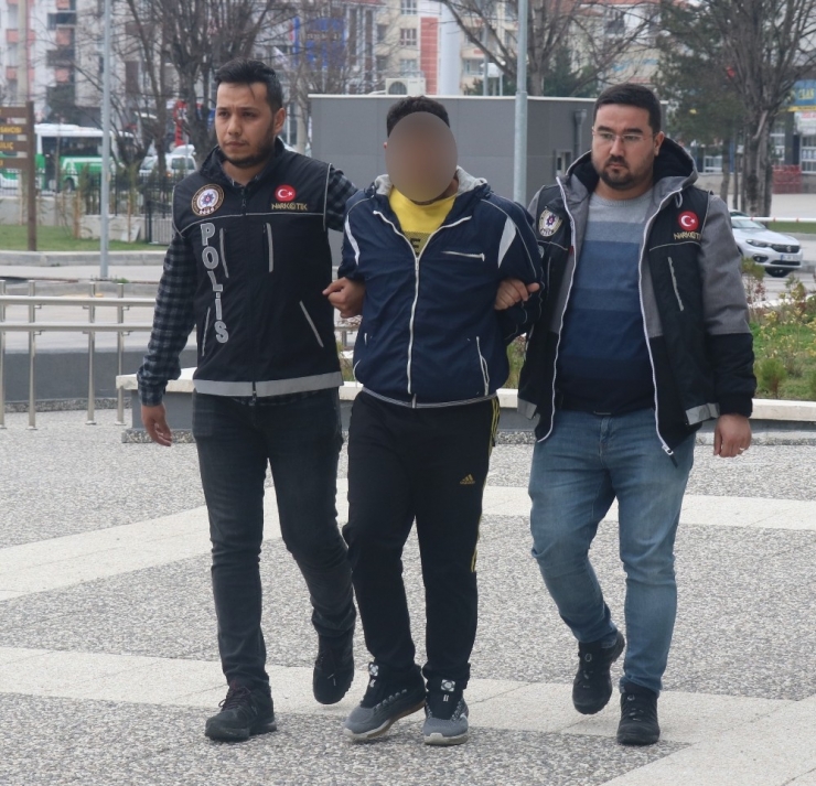 Bolu’da Uyuşturucuyla Yakalanan Şahıs Adliyeye Sevk Edildi