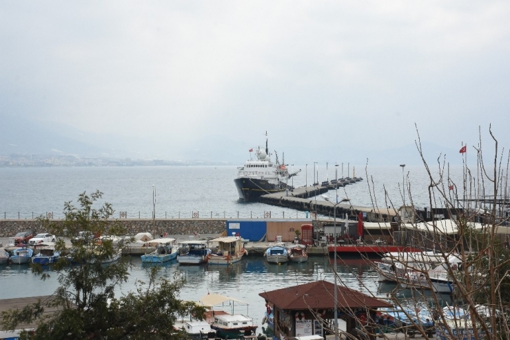 Alanya’da Kruvaziyer Sürprizi