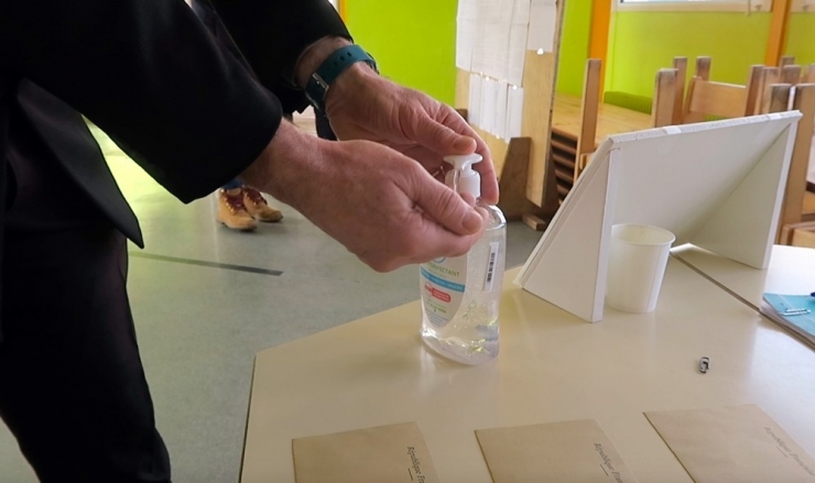 Fransa’da Korona Salgınının Gölgesinde Yerel Seçimler Yapılıyor