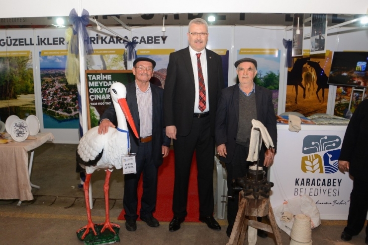 Karacabey’de Fuarın Gözdeleri Adem Amca Ve Çorapçı Parlak Oldu