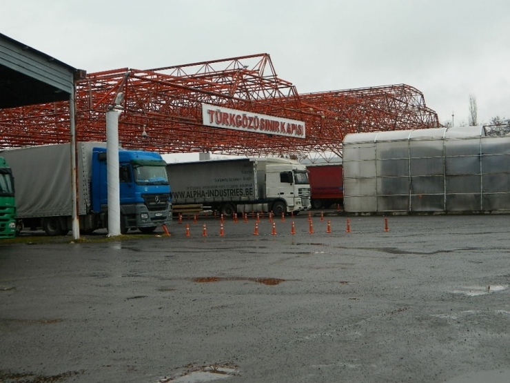Ardahan’da Sınır Kapılarında Virüs Tedbirleri En Üst Seviyede Uygulanıyor