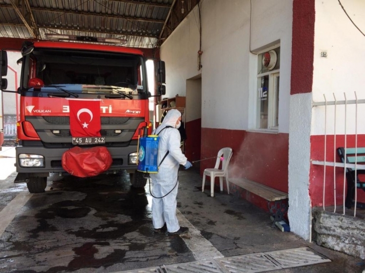 Manisa Büyükşehir Belediyesinin Birimleri Dezenfekte Edildi