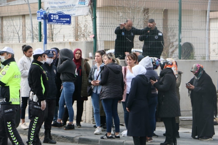 Umre Yolcuları Karantina Yurtlarına Götürülüyor