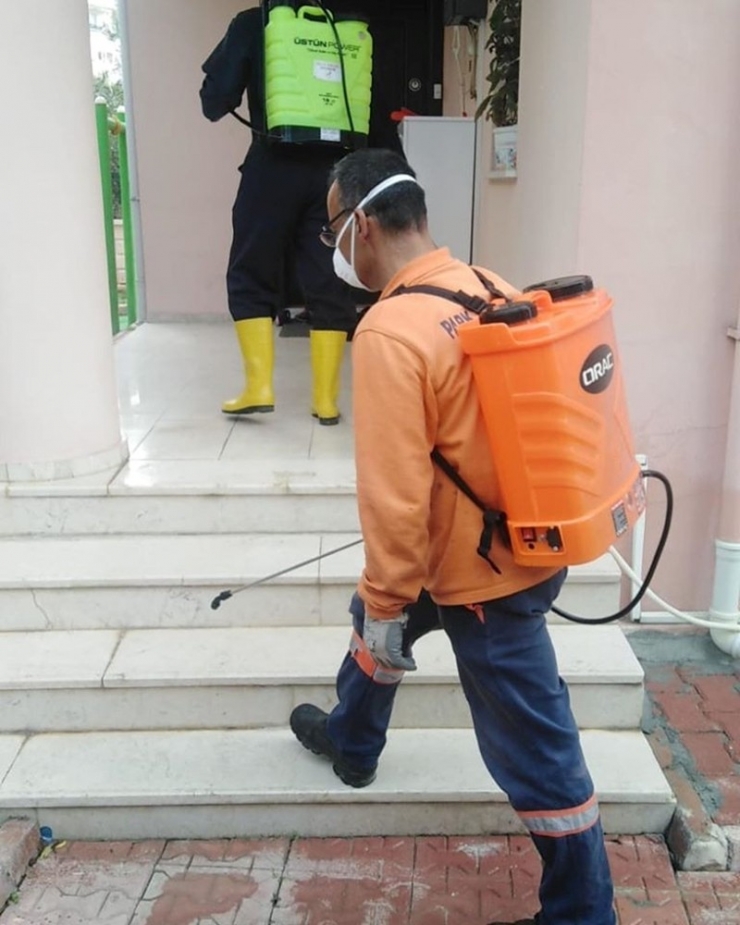 Mut’ta Koronavirüse Karşı 7/24 Dezenfekte Yapılıyor