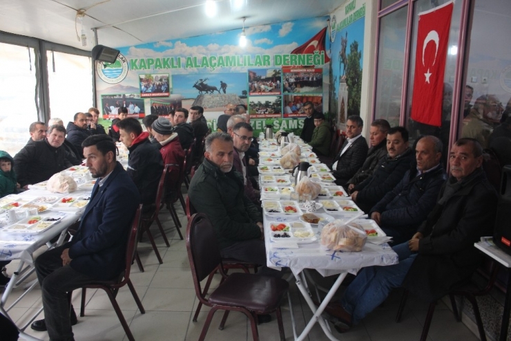 Şehitleri Dualarla Andılar