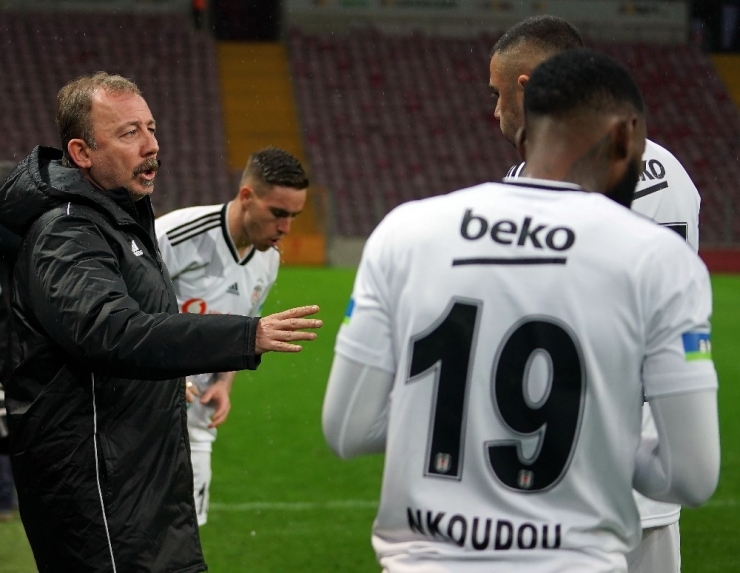 Süper Lig: Galatasaray: 0 - Beşiktaş: 0 (İlk Yarı)