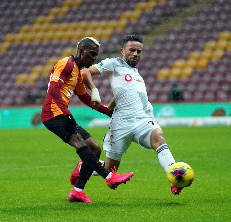 Süper Lig: Galatasaray: 0 - Beşiktaş: 0 (İlk Yarı)