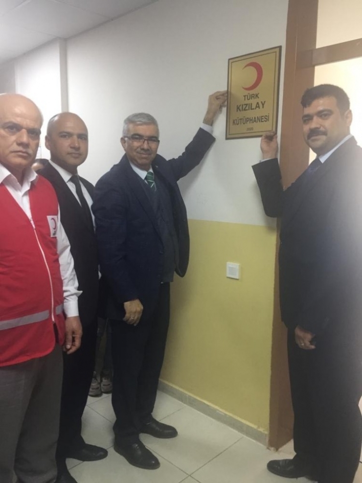 Kızılay Kütüphane Kurmaya Devam Ediyor