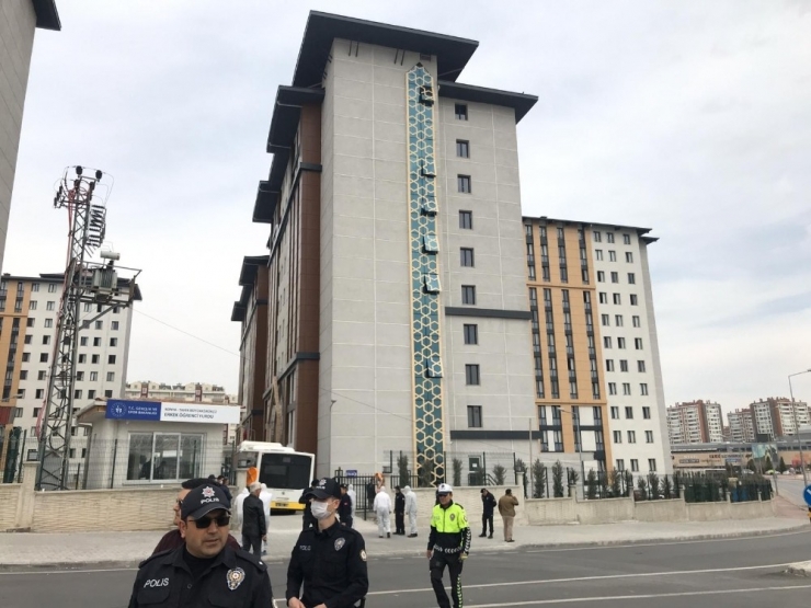 Umreden Dönen Yolcular Konya’daki Yurtlarda Gözlem Altına Alınıyor