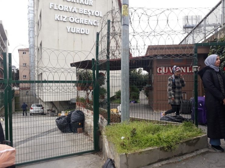 İstanbul’da Üç Öğrenci Yurdu Karantina İçin Boşaltılıyor
