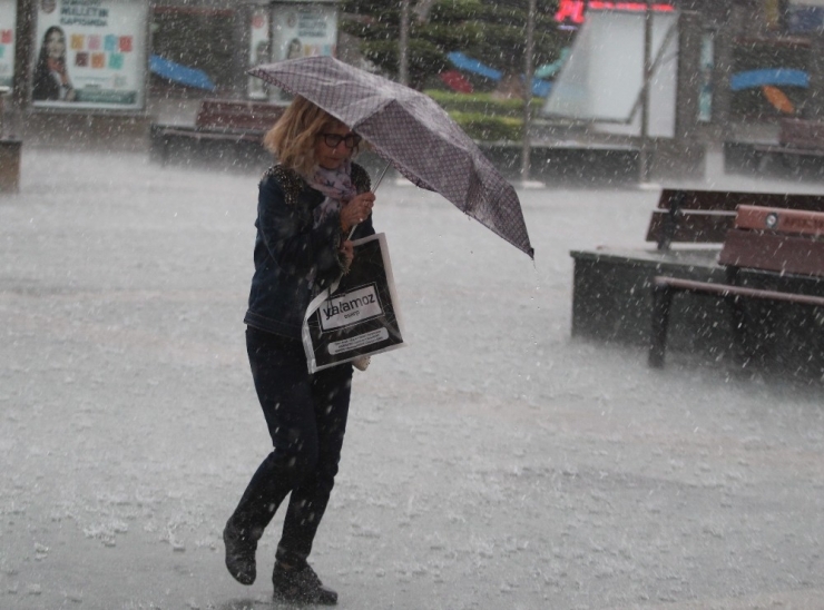 Antalya’da Sağanak Yağış