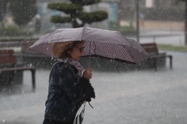 Antalya’da Sağanak Yağış