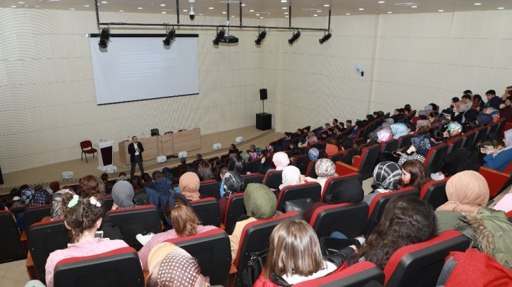 Atatürk Üniversitesi’nde Suriye, Libya Ve Ortadoğu Konuşuldu
