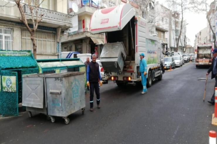 Korona Virüsüne Karşı Çöp Konteynerleri De Dezenfekte Ediliyor