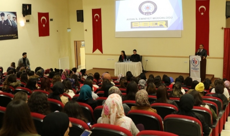 Gençlerin Sosyal Medya Mağduriyetlerin Azaltılması İçin Eğitimler Sürüyor