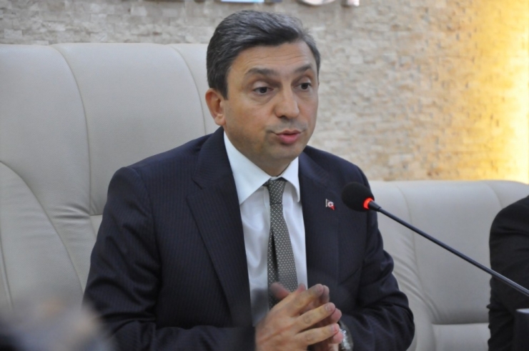 Batman Valisi Şahin: “Batman’da Şeytani Dürtüyle Hareket Eden Sosyal Medya Fitnesi Dolaşıyor”