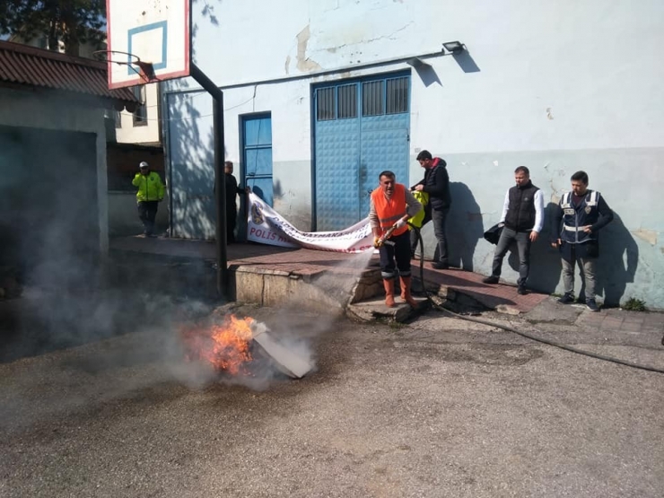 Daday’da İlçe Emniyet Amirliğinde Yangın Tatbikatı Yapıldı