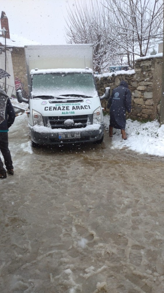 Buldan’ın Yüksek Kesimlerinde Kar Yağışı Etkili Oldu