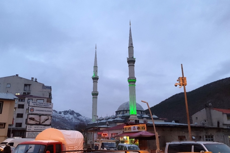 Gümüşhane’deki Camilerde Cemaatsiz Namaz Kılındı