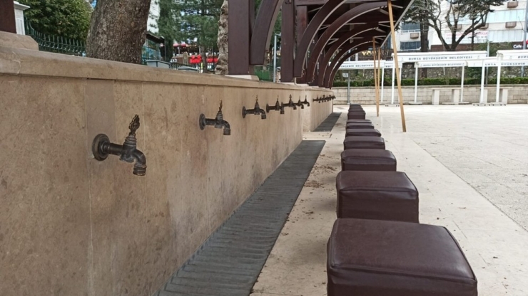 Binlerce Kişinin Saf Tuttuğu Ulucami Boş Kaldı