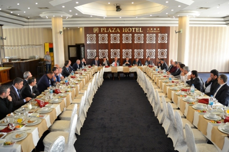 Diyarbakır’da İş Camiasında Korona Virüs Toplantısı