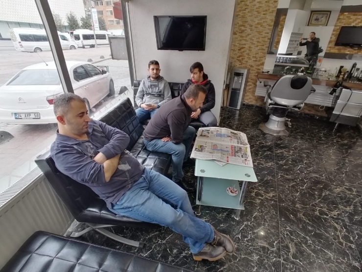 Korona Virüs Nedeniyle Berberler Boş Kaldı