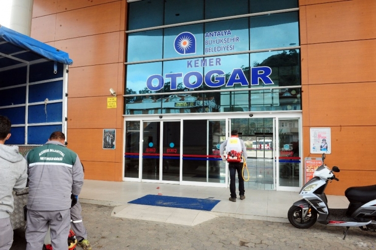 Kemer’de Muhtarlıklar, Otogar Ve Taksi Duraklarında Dezenfekte