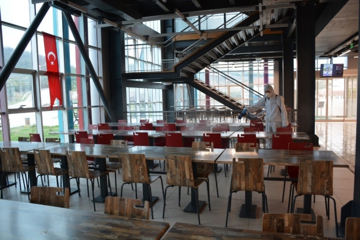 Öğrenciler Tatile Gitti, Üniversite Dezenfekte Edildi