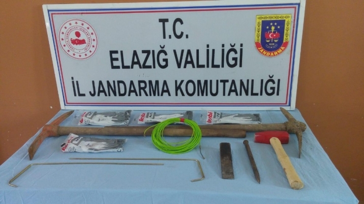 Elazığ’da Kaçak Kazı Yapan 8 Şahıs Yakalandı