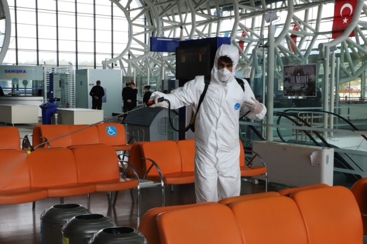 Erzincan’da Otogar, Havaalanı, Tren Garı Dezenfekte Edildi