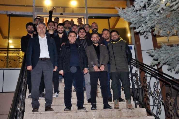 Genç Şavak Derneği Şampiyon Takım İle Buluştu