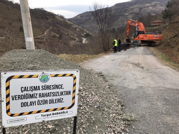 Hendek Belediyesi Sorunlara Kalıcı Çözümler Üretmeye Devam Ediyor
