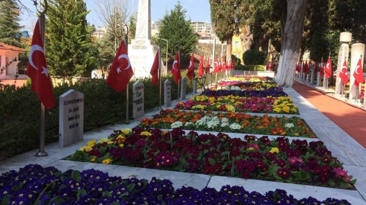 Namazgah Şehitliği 18 Mart’a Hazırlandı