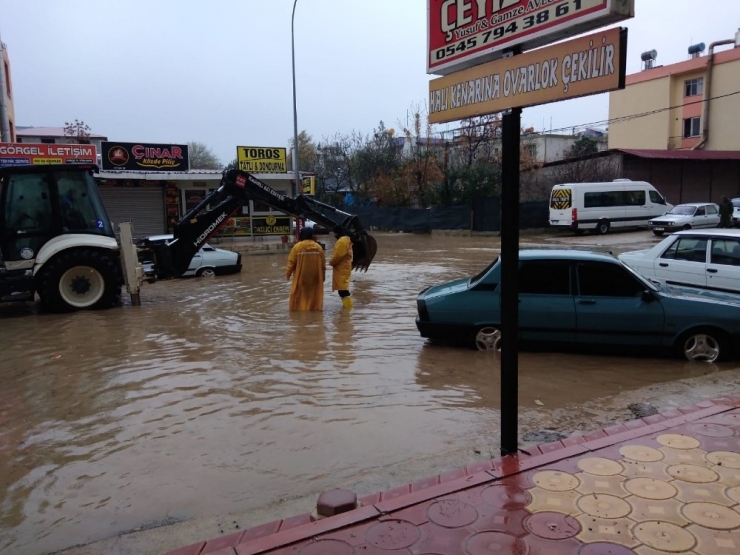 Osmaniye’de Şiddetli Yağmur Su Baskınlarına Neden Oldu