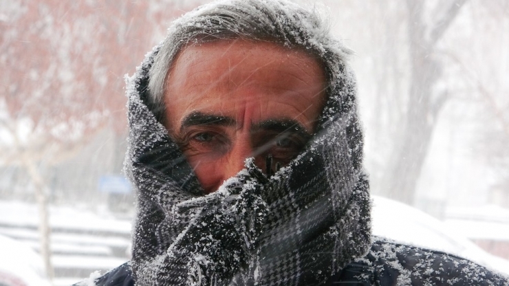 Ardahan’da ’Mart Kapıdan Baktırır’ Atasözü Gerçek Oldu