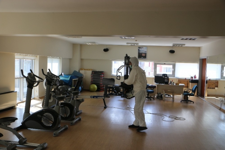 Kartal’da Korona Virüsüne Karşı Dezenfeksiyon Çalışmaları Devam Ediyor